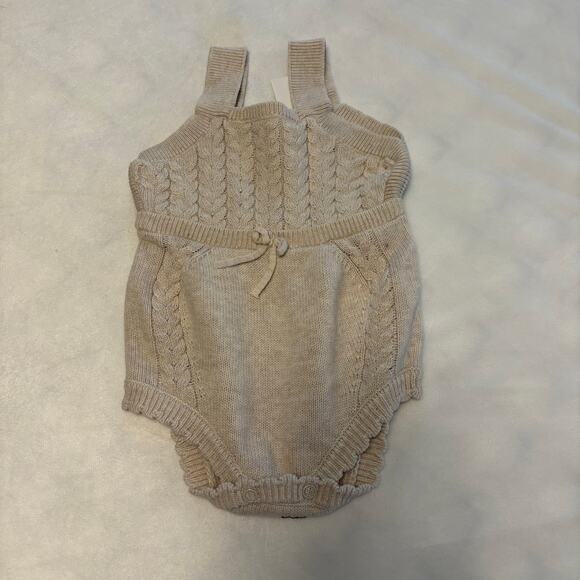 Cat & Jack Baby Oatmeal Sleeveless Cable Knit Sweater Onesie SZ 3-6 Months - Picture 1 of 7